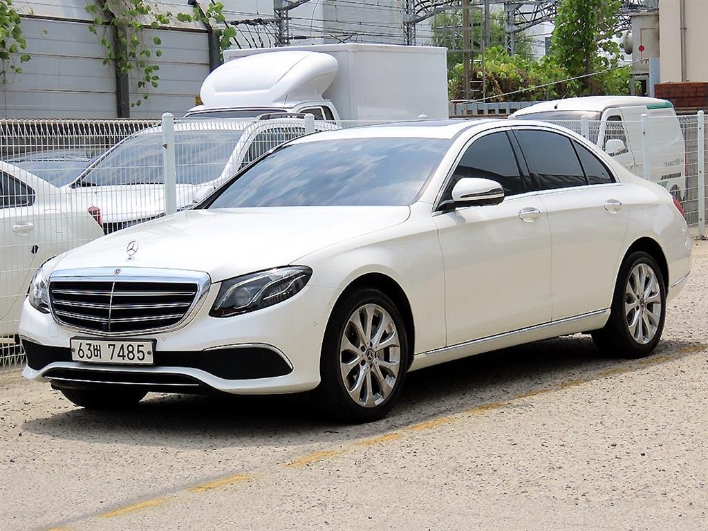 Mercedes Benz E class - Vista 2