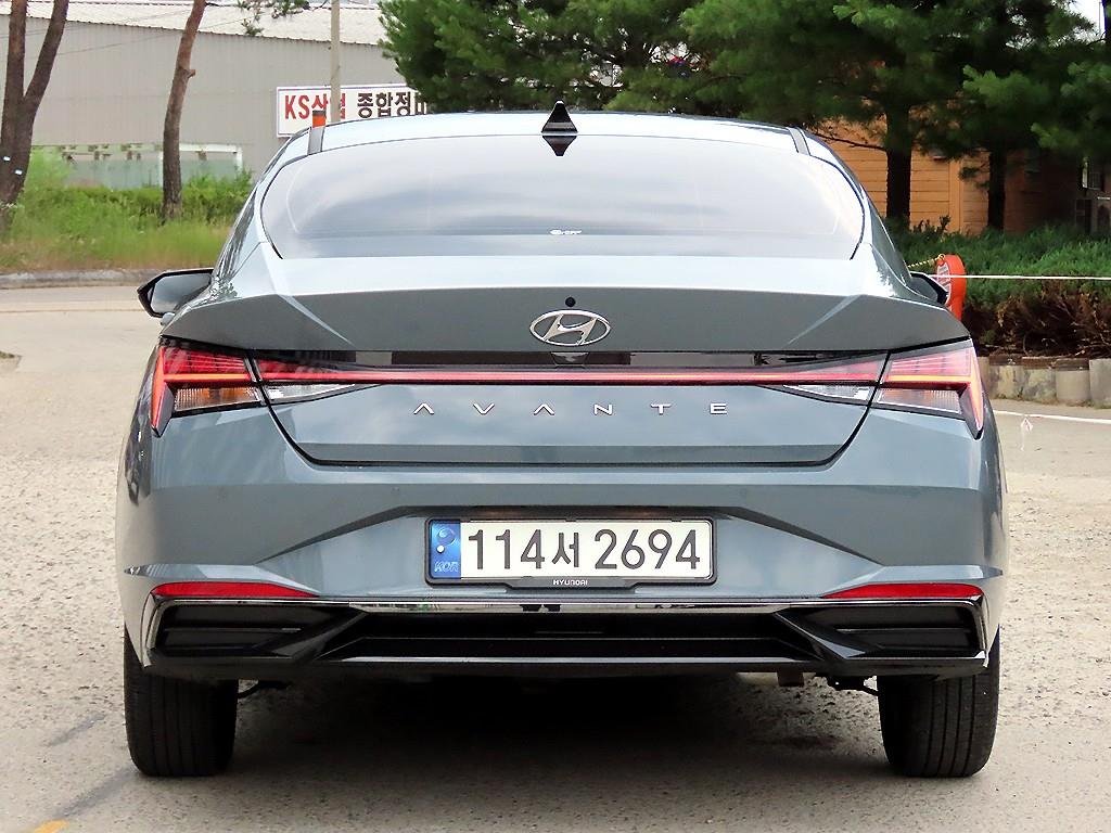 HYUNDAI Avante - Vista 6
