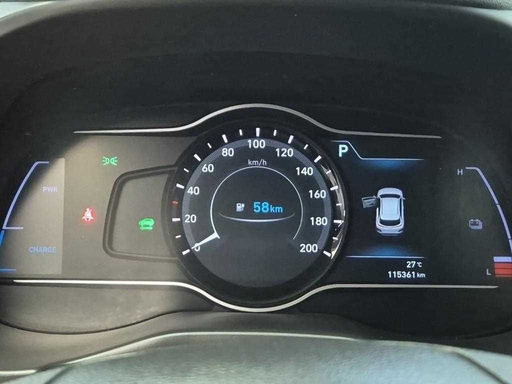 HYUNDAI Kona - Vista 6