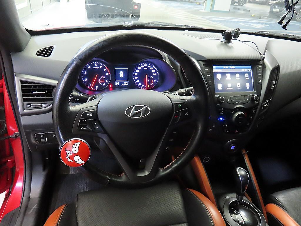HYUNDAI Veloster - Vista 10