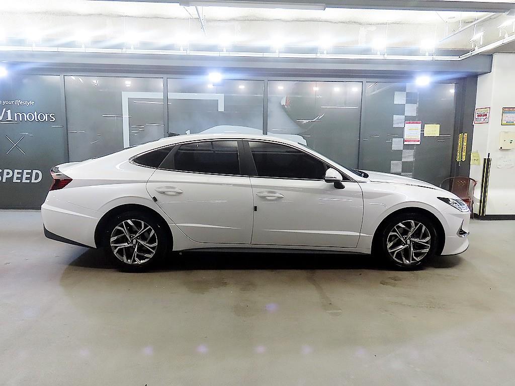 HYUNDAI Sonata - Vista 3