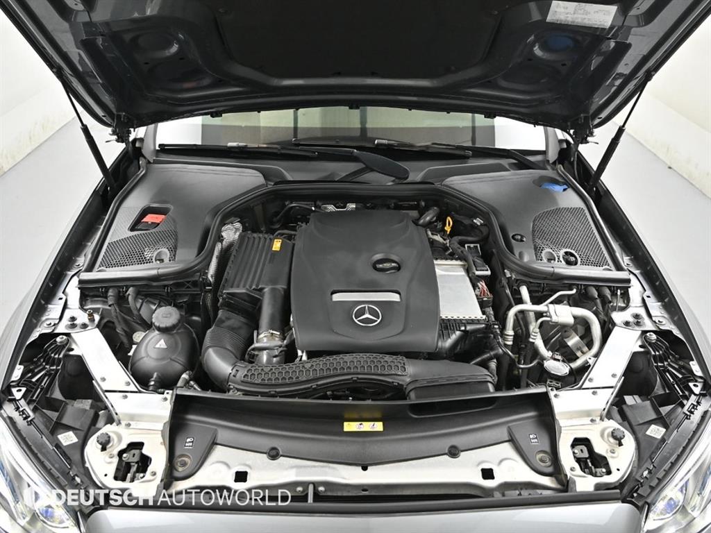 Mercedes Benz E class - Vista 8