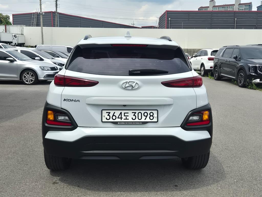 HYUNDAI Kona - Vista 6