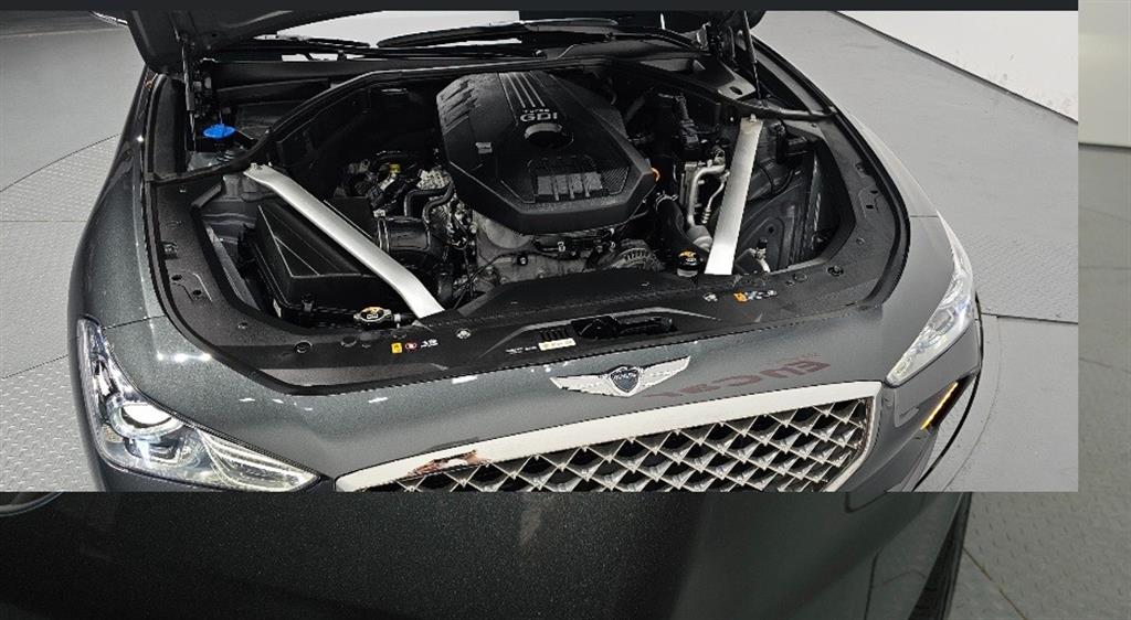 Genesis G70 - Vista 10