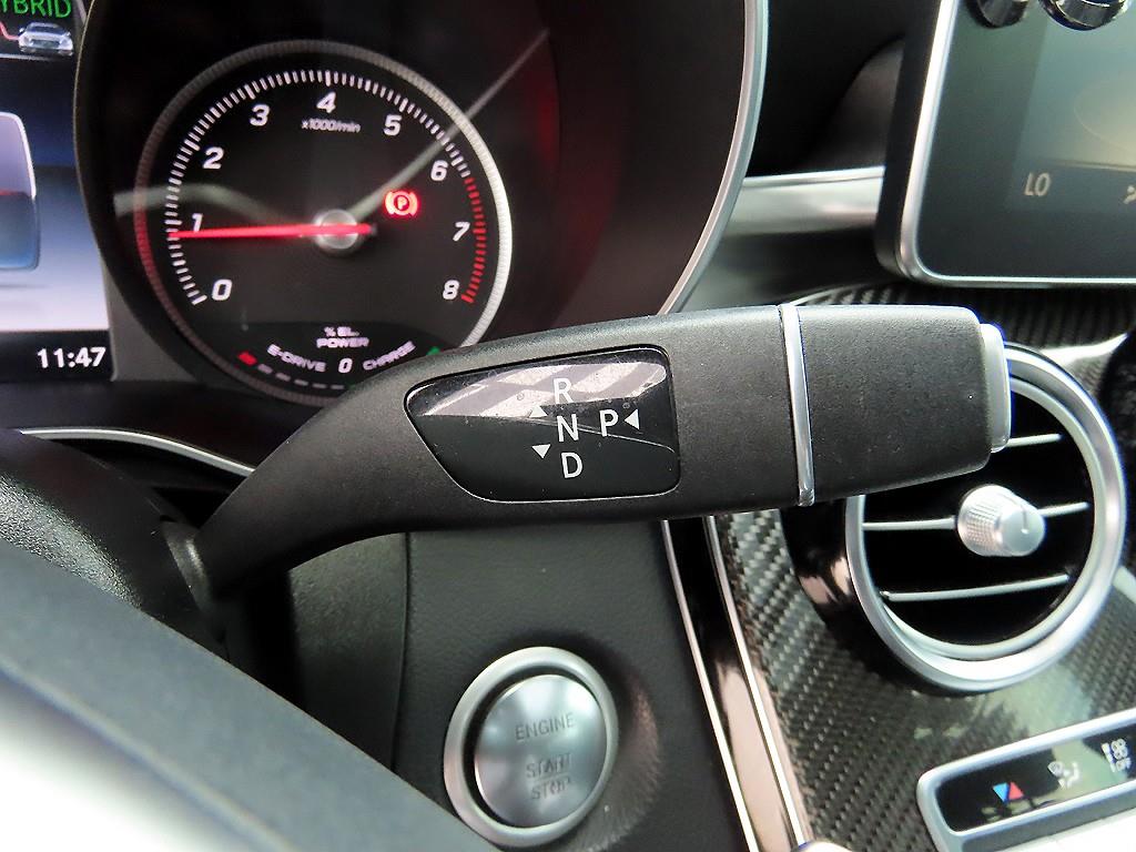 Mercedes Benz GLC Class - Vista 12