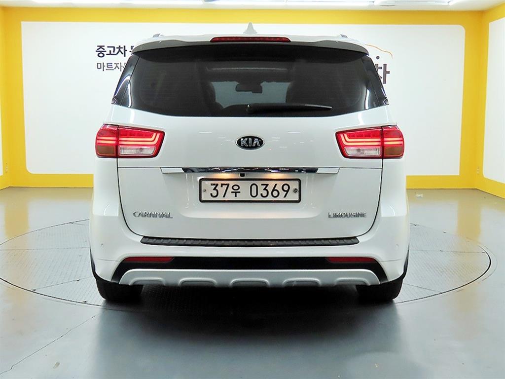 KIA Carnival - Vista 3