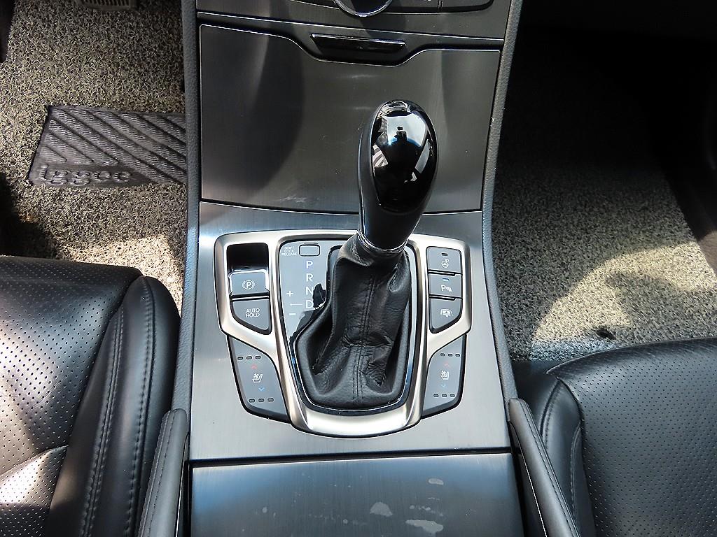 HYUNDAI Grandeur - Vista 12