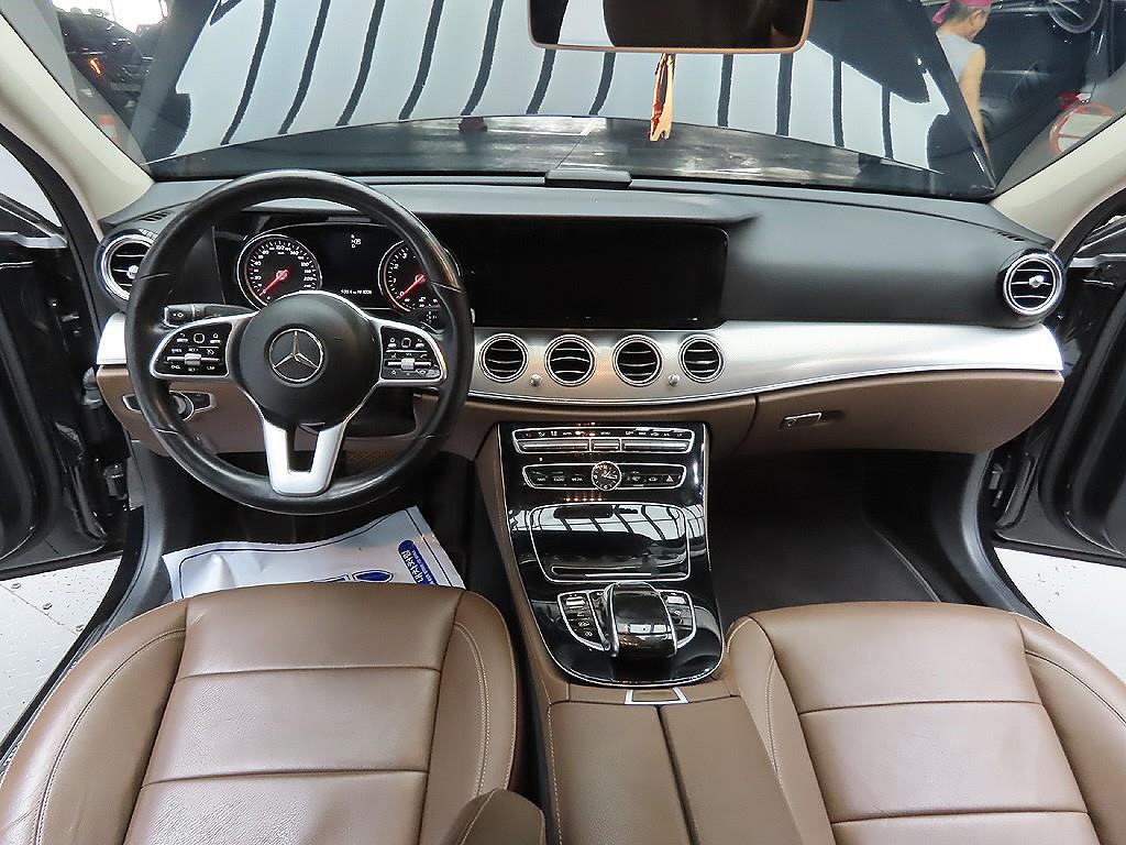 Mercedes Benz E class - Vista 11