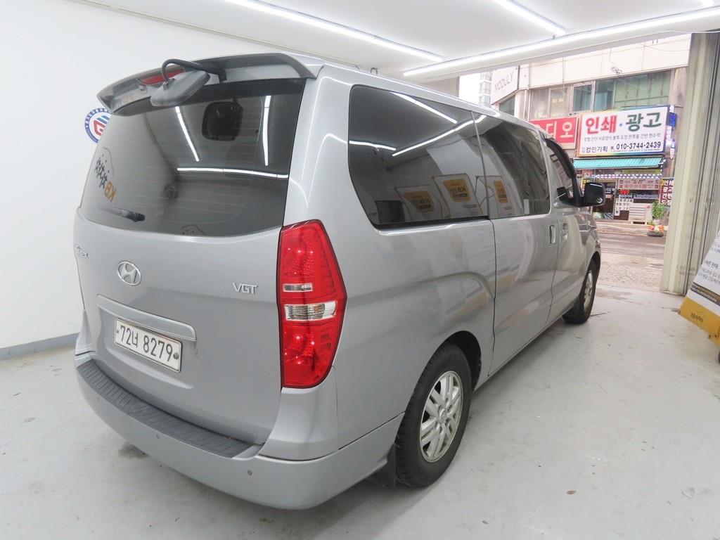 HYUNDAI Starex - Vista 3