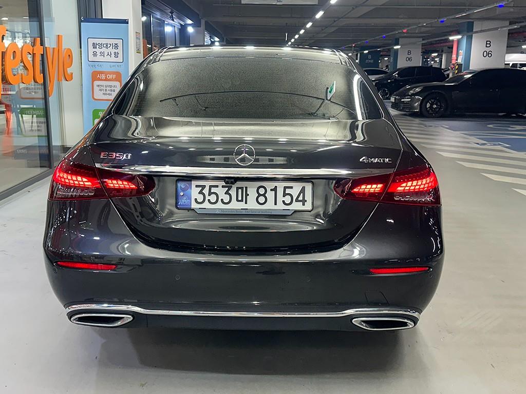 Mercedes Benz E class - Vista 7