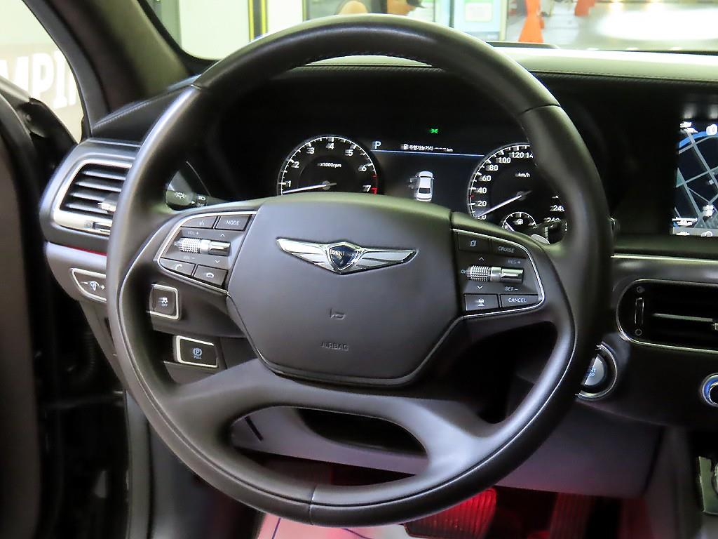 Genesis G90 - Vista 10