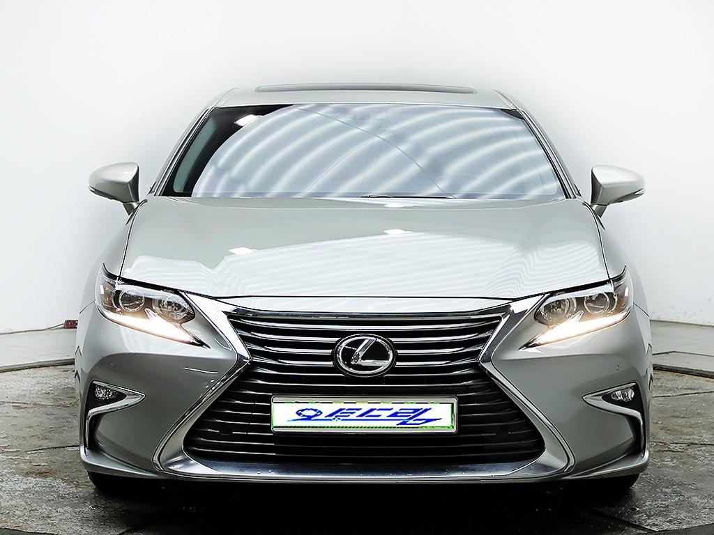 Lexus ES Supreme