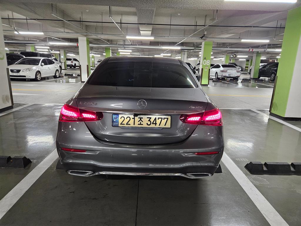 Mercedes Benz E class - Vista 6