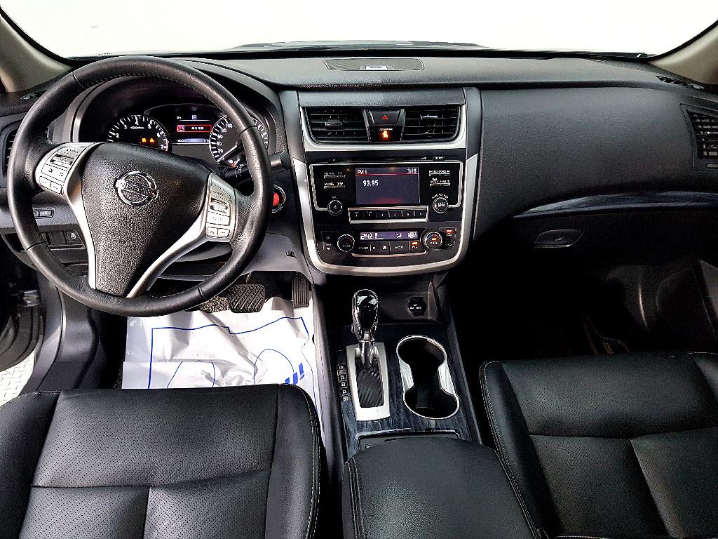 Nissan Altima - Vista 7