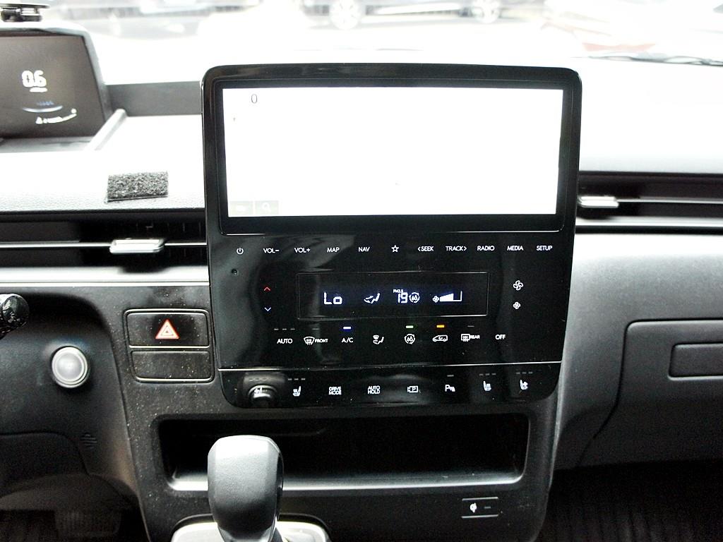 HYUNDAI Staria - Vista 11