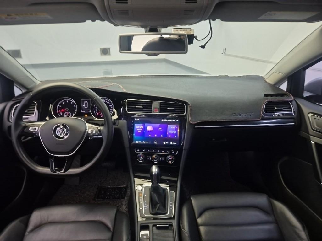 Volkswagen Golf - Vista 9