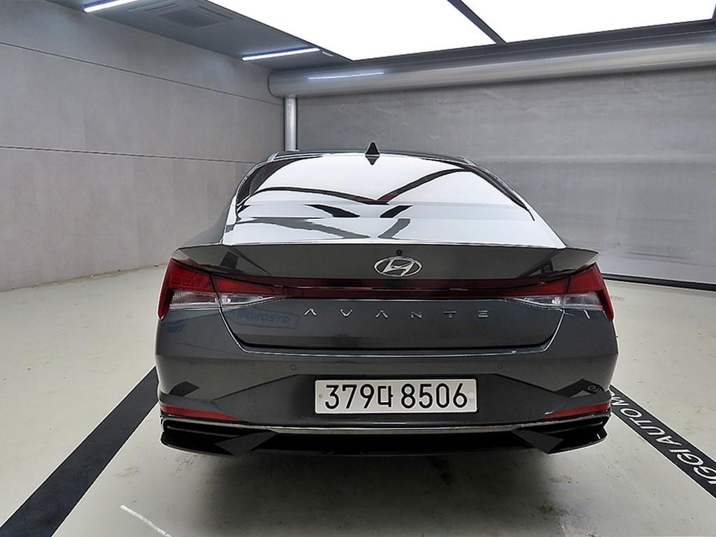 HYUNDAI Avante - Vista 3