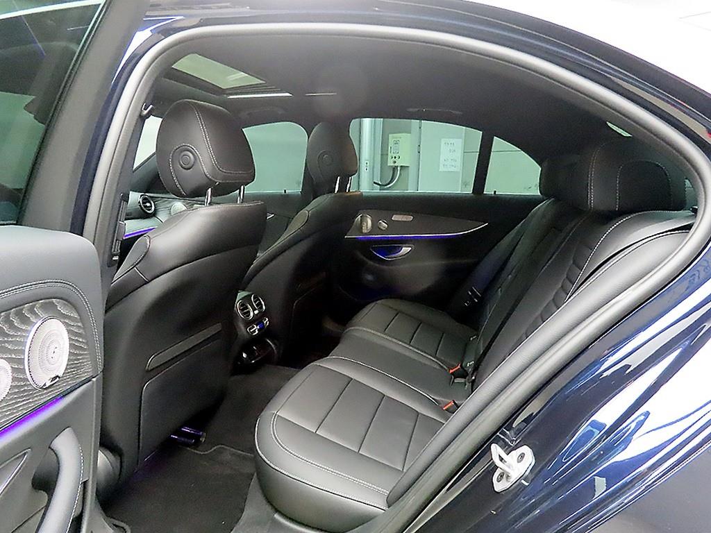 Mercedes Benz E class - Vista 8