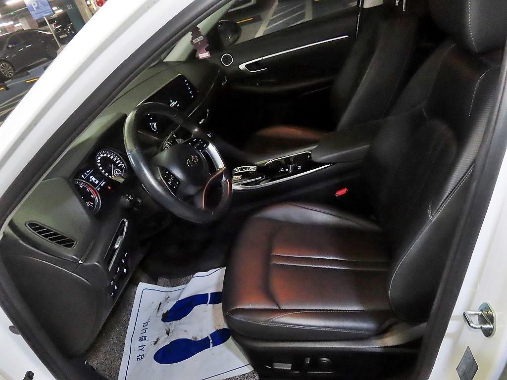 HYUNDAI Sonata - Vista 8