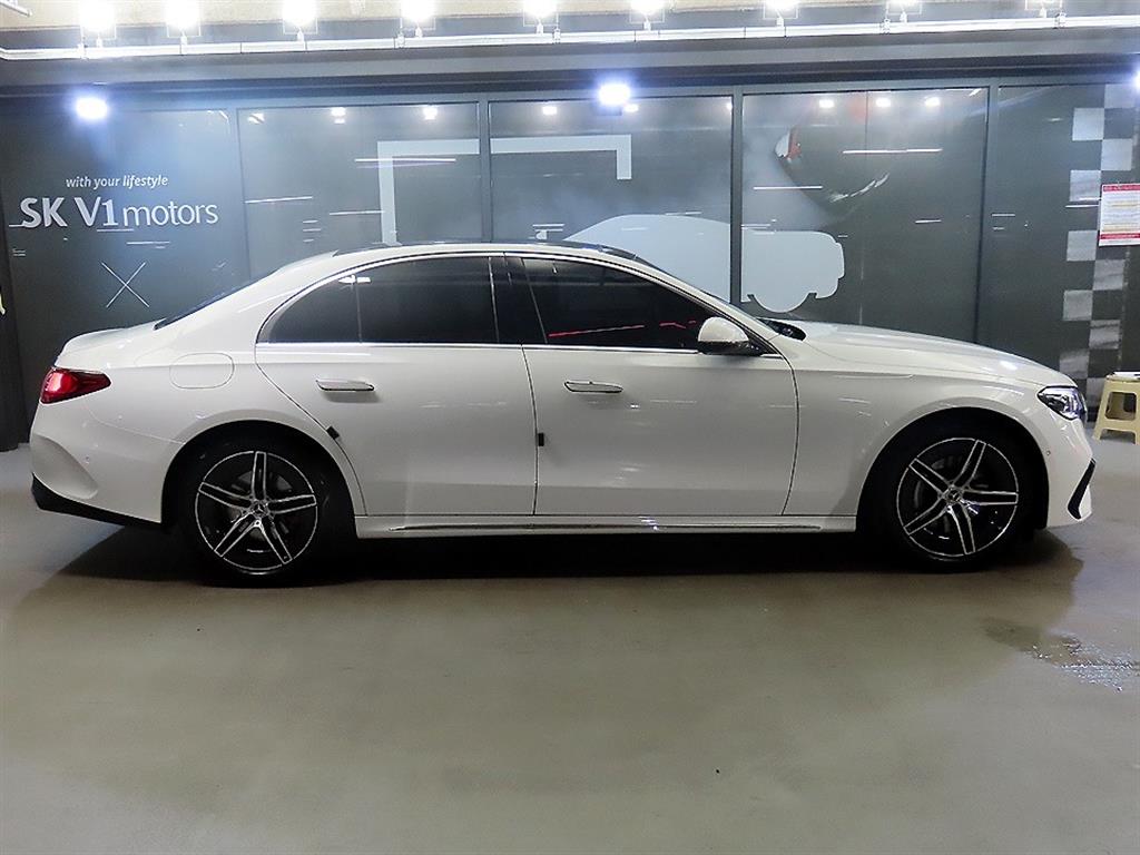 Mercedes Benz E class - Vista 3