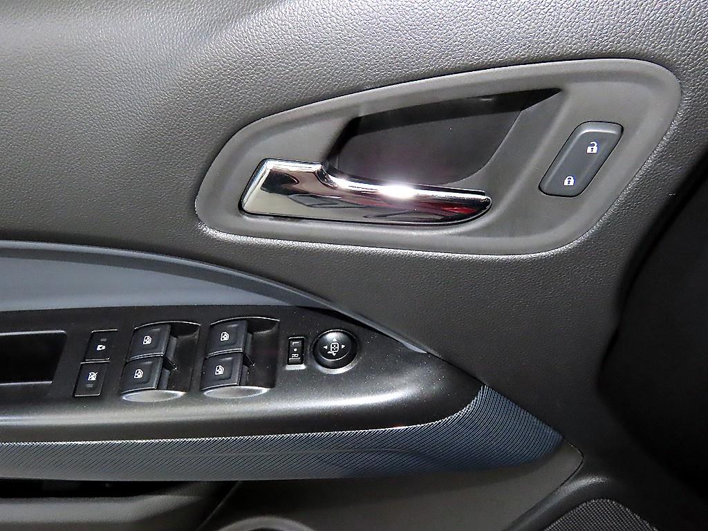 Chevrolet ?Colorado 2022 Rojo - Importación desde Corea - HF Imports Iquique - Foto 15