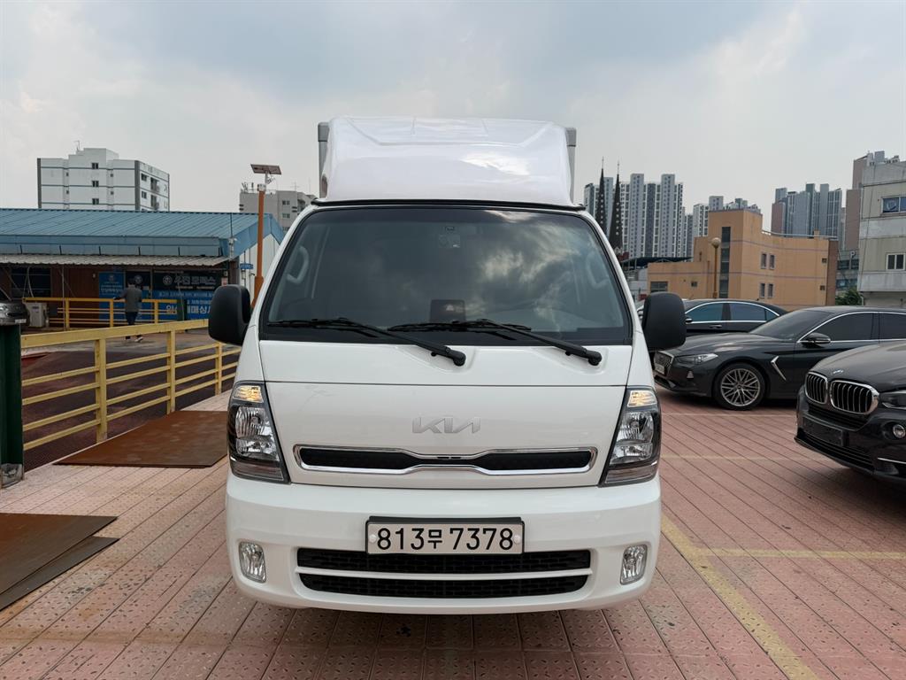 Small Truck Cargo (small) - Vista 3