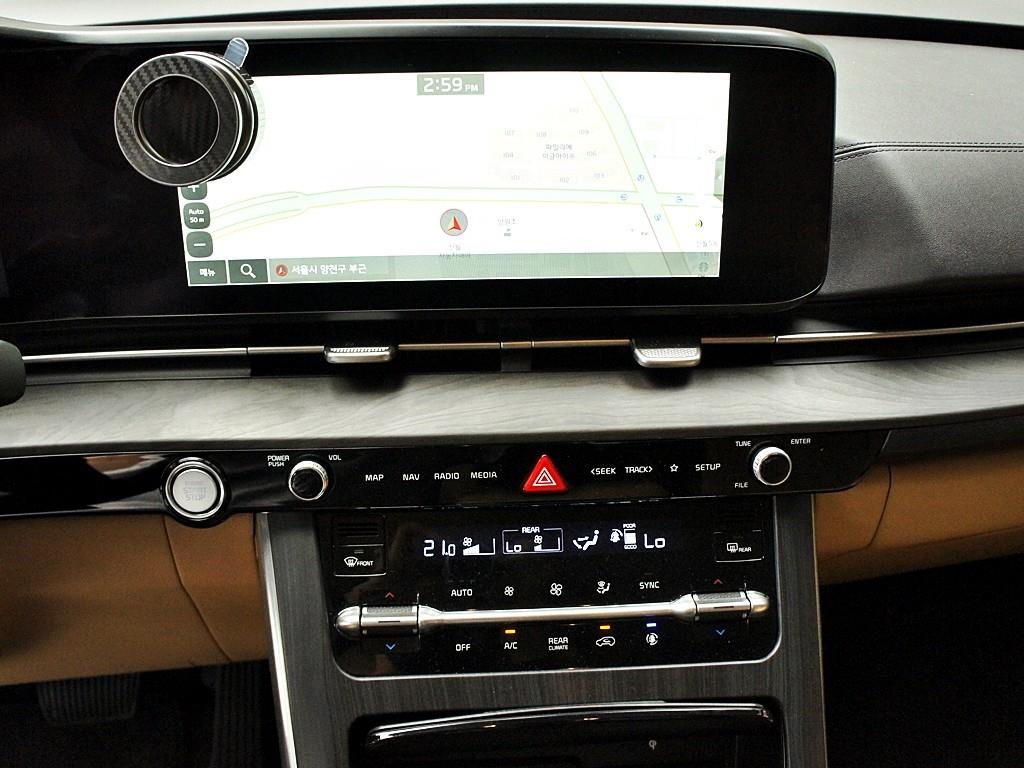 KIA Carnival - Vista 12