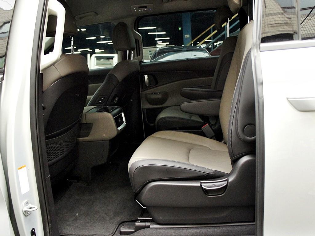 KIA Carnival - Vista 6