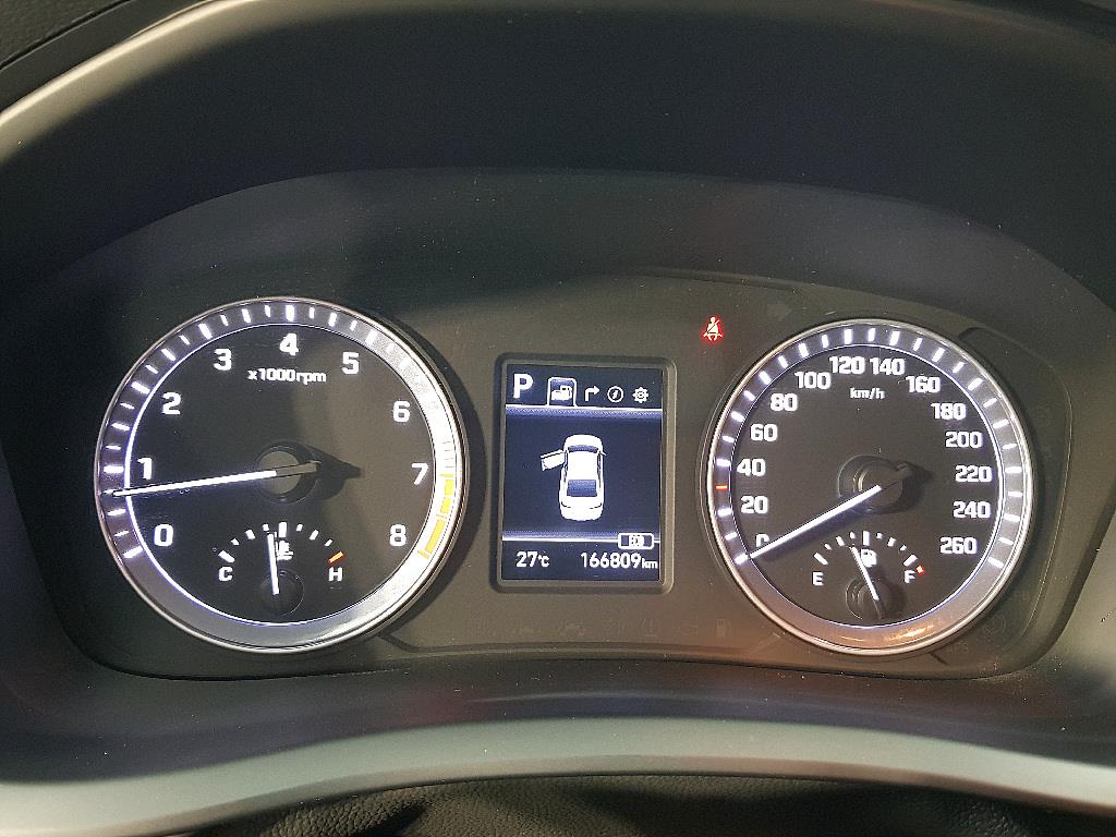 HYUNDAI Sonata - Vista 9