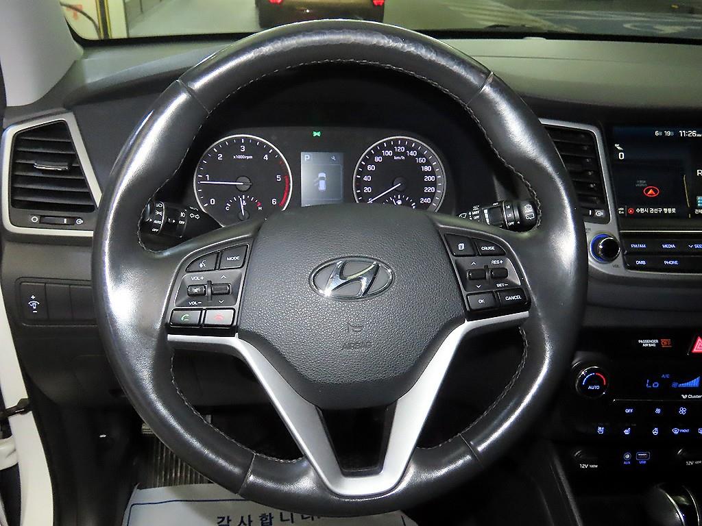 HYUNDAI Tucson - Vista 10