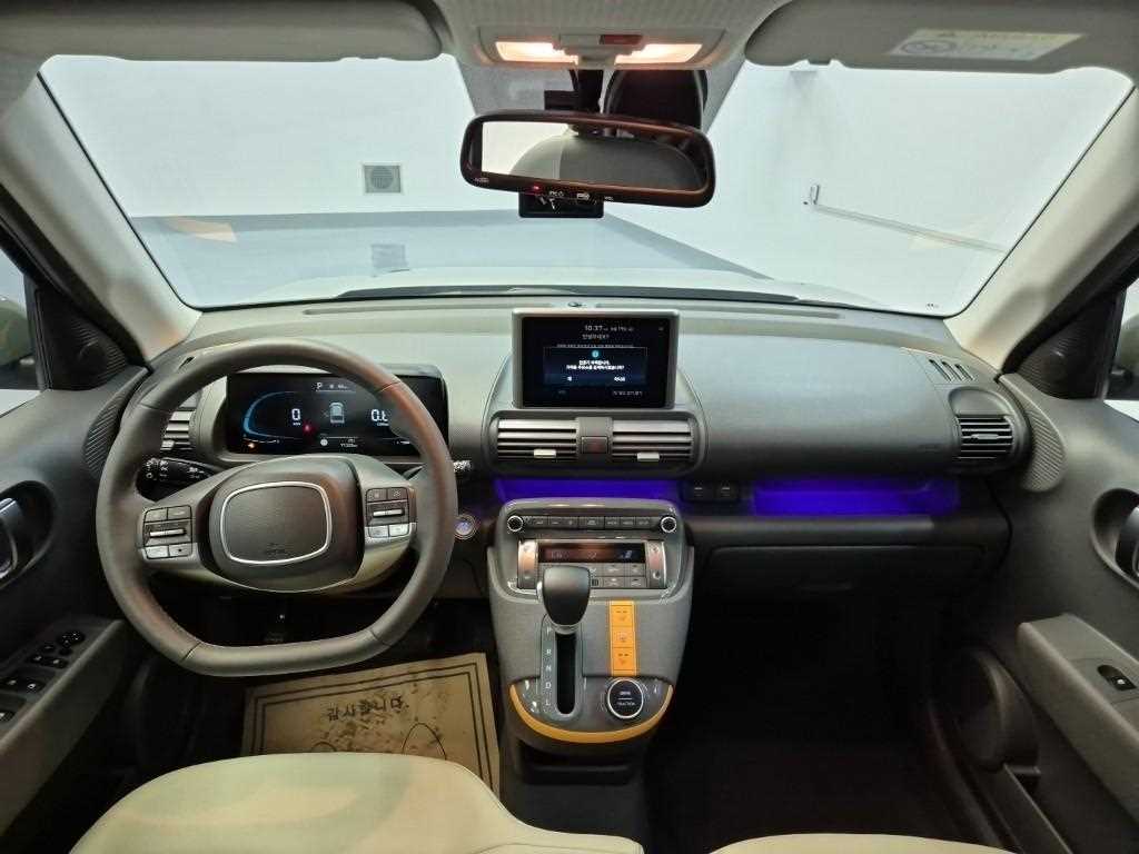 HYUNDAI Casper - Vista 9
