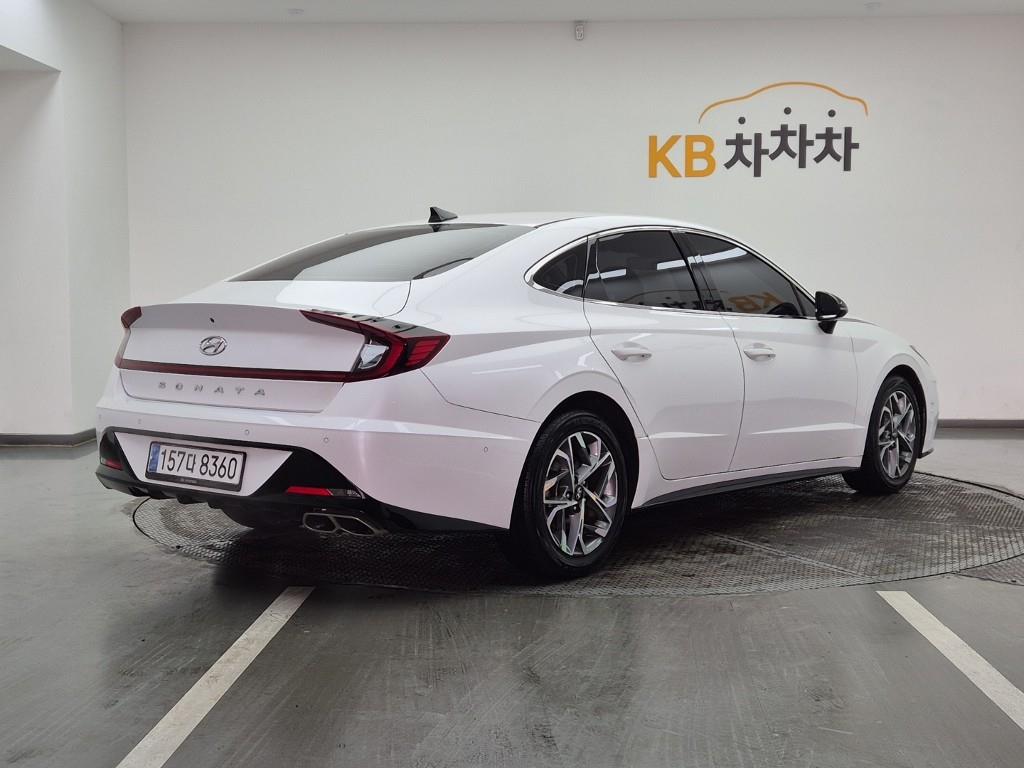 HYUNDAI Sonata - Vista 6