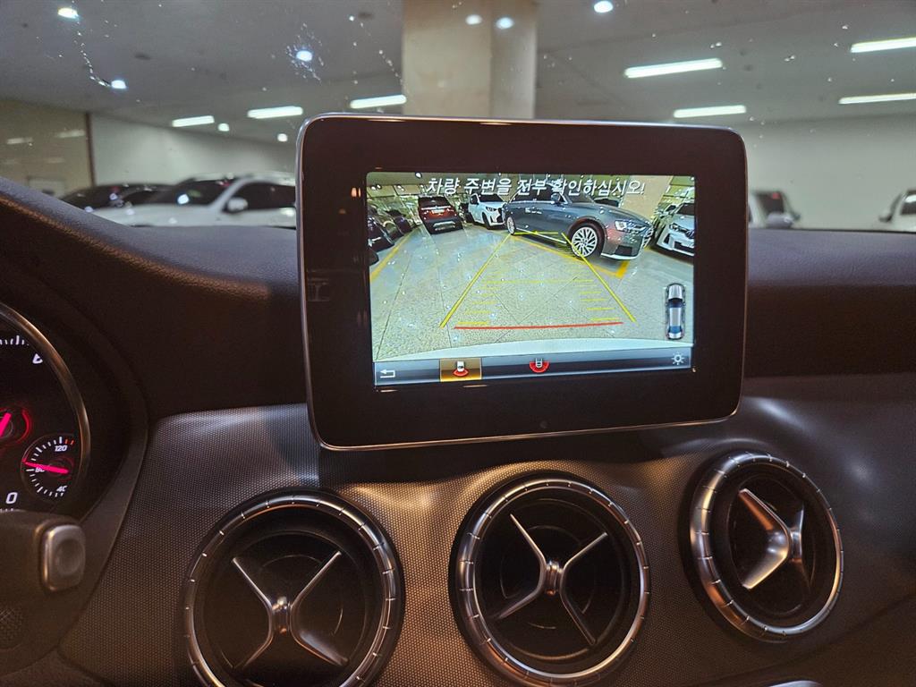 Mercedes Benz CLA Class 2018 Blanco - Importación desde Corea - HF Imports Iquique - Foto 16