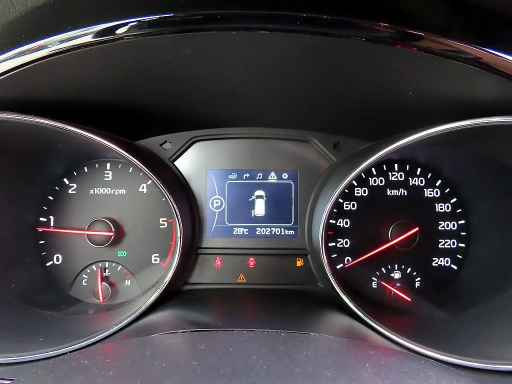 KIA Carnival - Vista 11