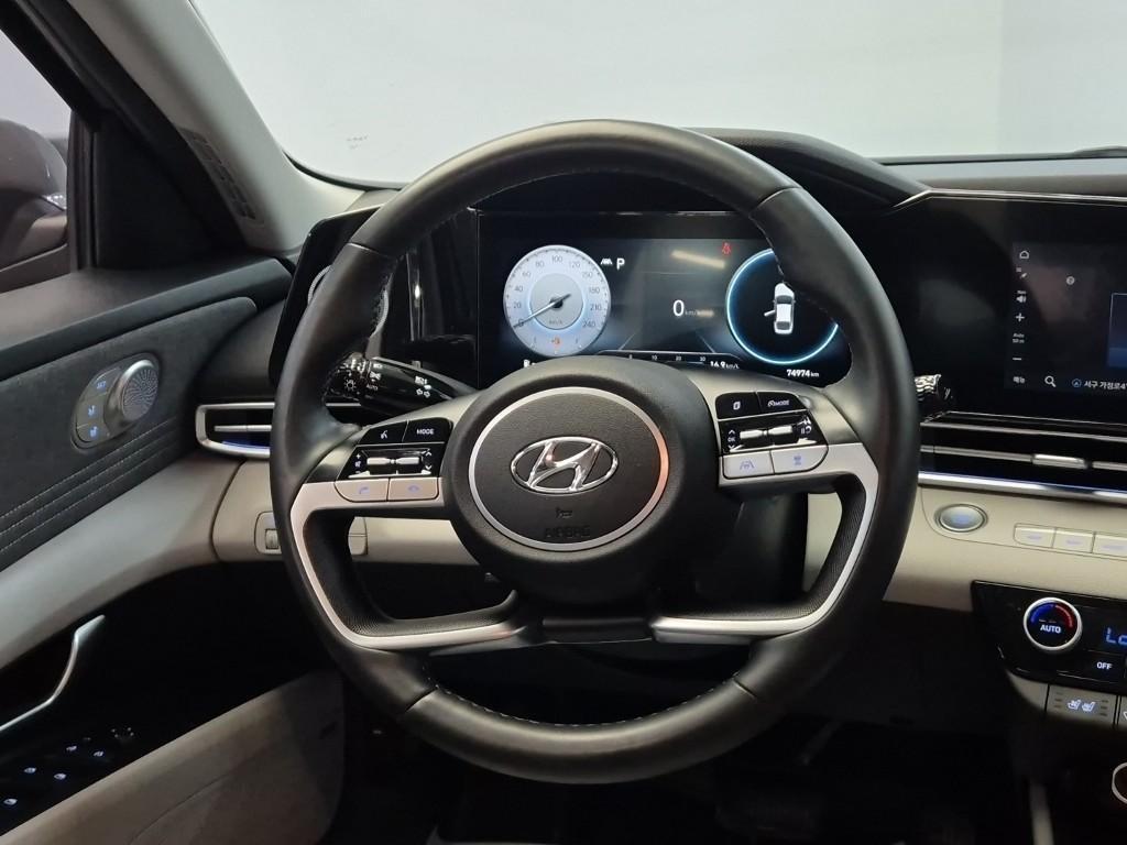 HYUNDAI Avante - Vista 11
