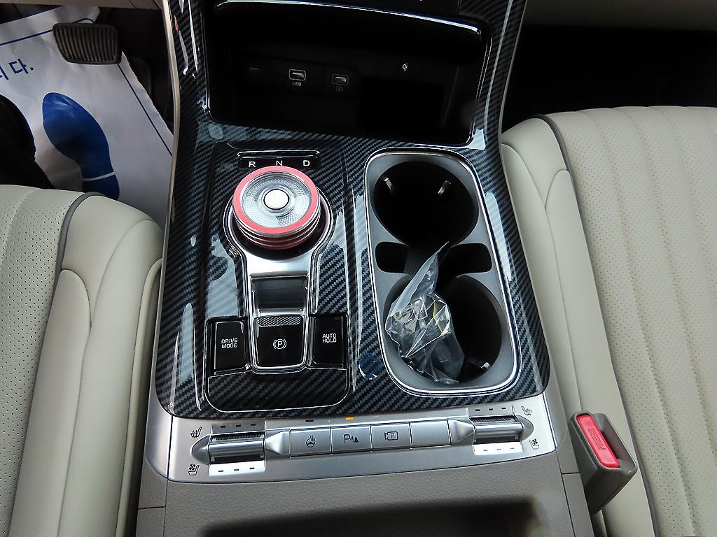 KIA Carnival - Vista 12