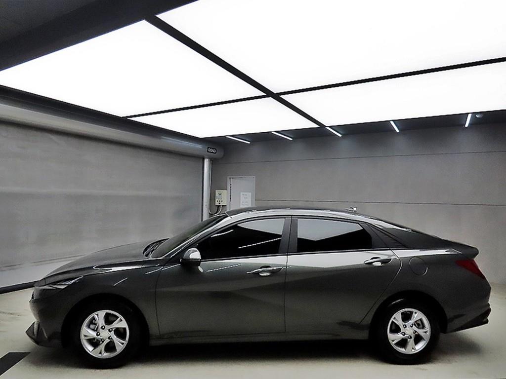 HYUNDAI Avante - Vista 6