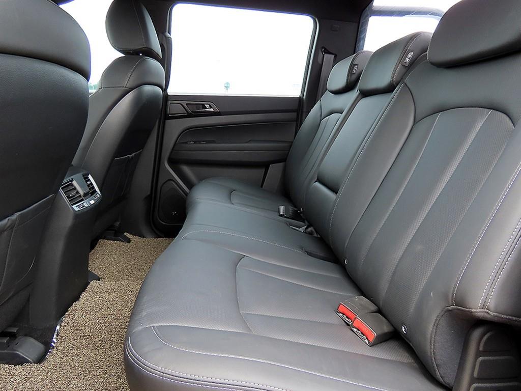 Ssangyong Rexton - Vista 9