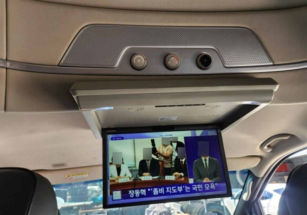 HYUNDAI Starex - Vista 9