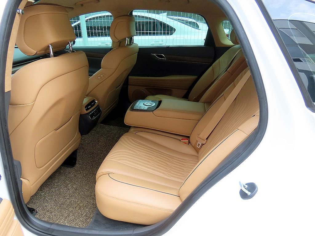 Genesis G80 - Vista 8