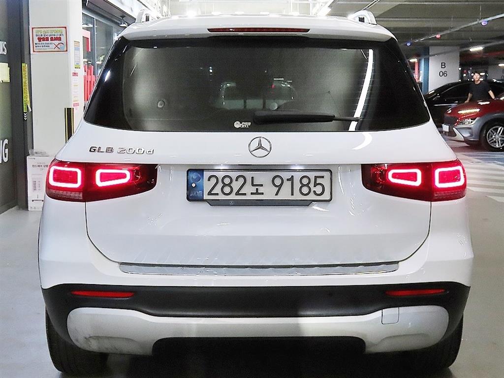 Mercedes Benz GLB Class - Vista 7