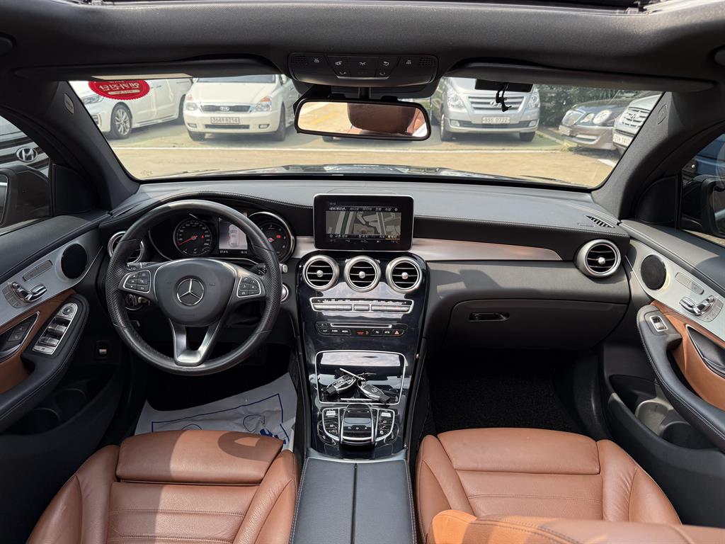 Mercedes Benz GLC Class - Vista 9