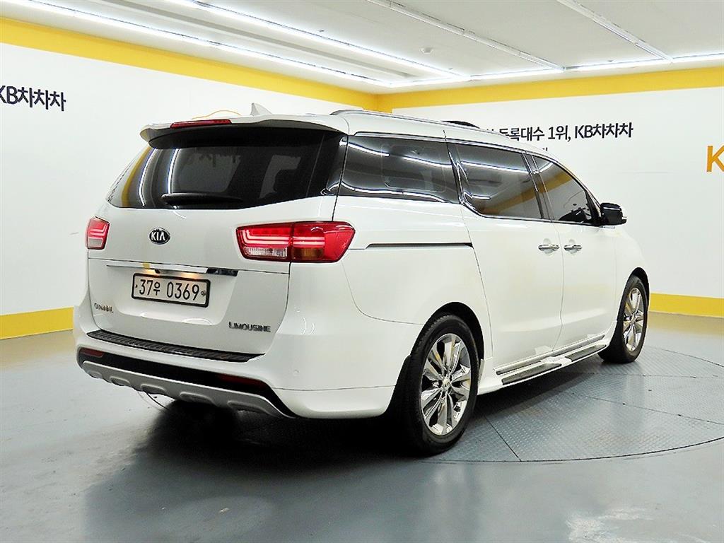 KIA Carnival - Vista 6