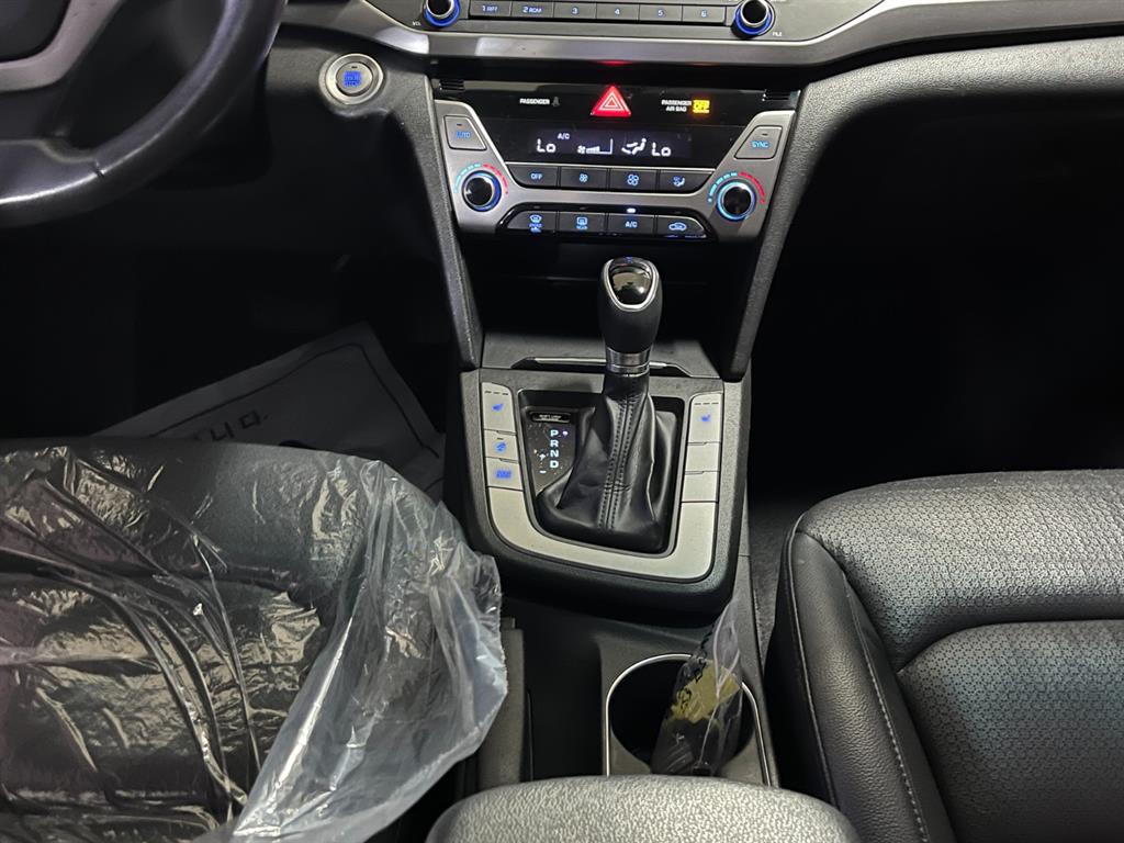 HYUNDAI Avante - Vista 11