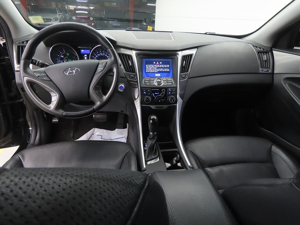 HYUNDAI Sonata - Vista 9