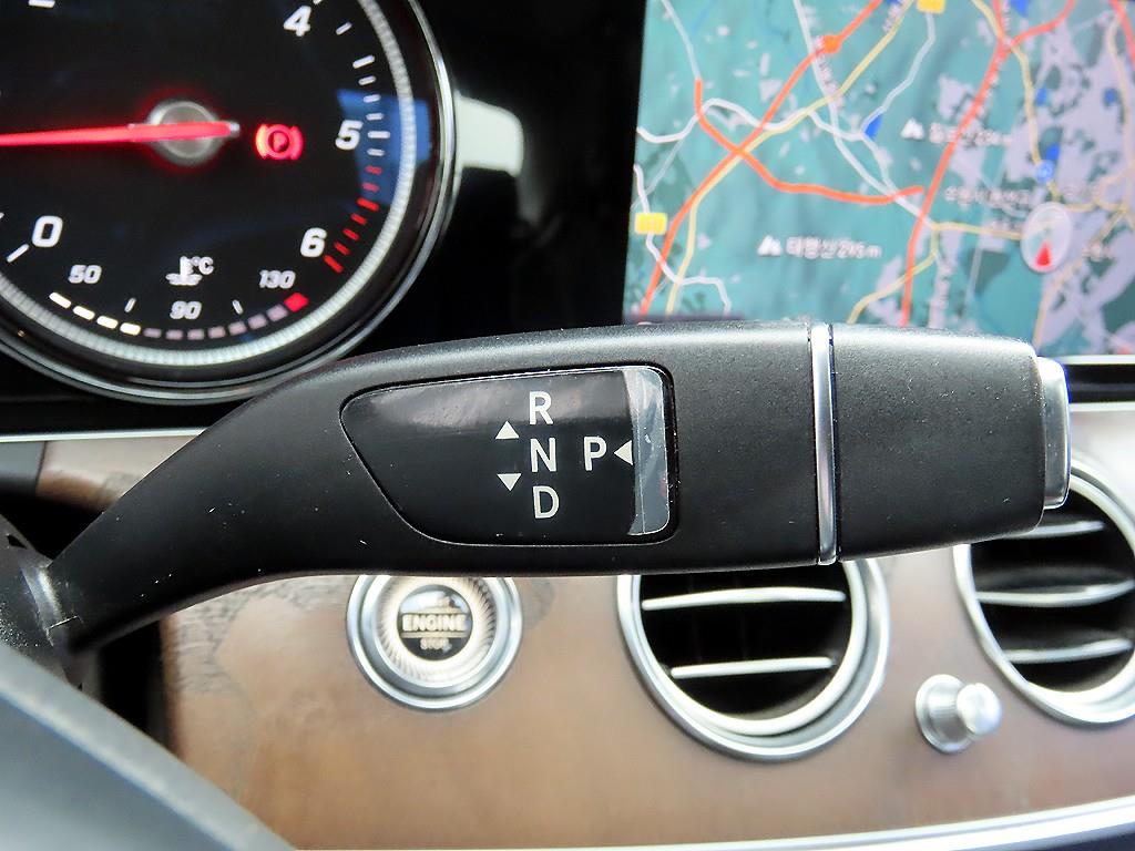 Mercedes Benz E class 2017 Negro - Importación desde Corea - HF Imports Iquique - Foto 13