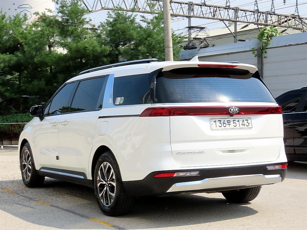 KIA Carnival - Vista 3