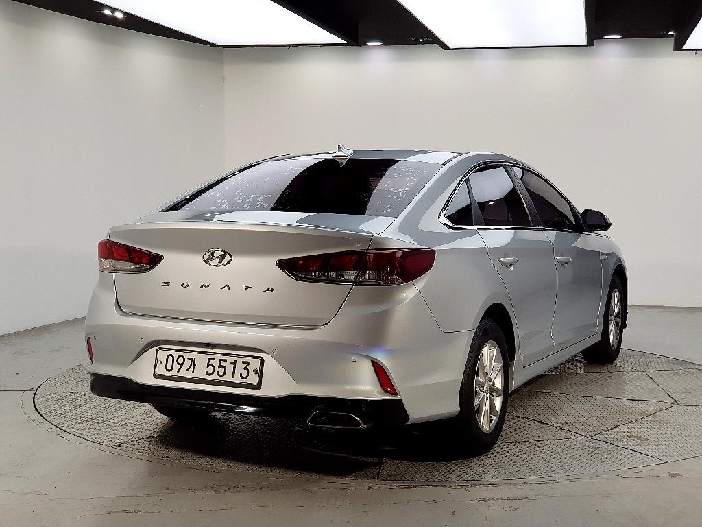 HYUNDAI Sonata - Vista 6