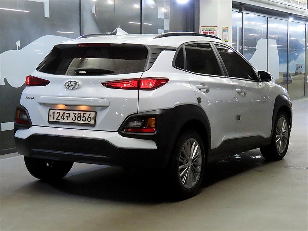 HYUNDAI Kona - Vista 6