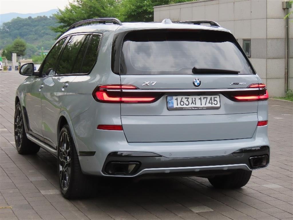 BMW X7 - Vista 6